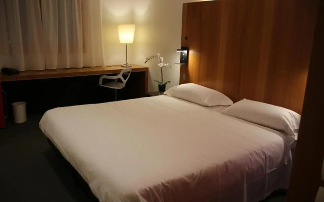 New Ipoint Hotel