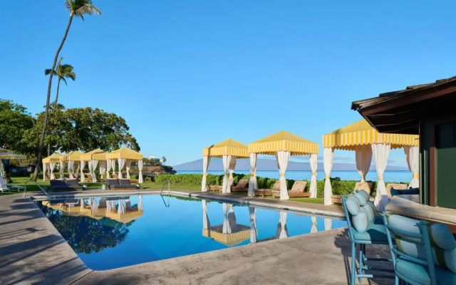 Royal Lahaina Resort & Bungalows