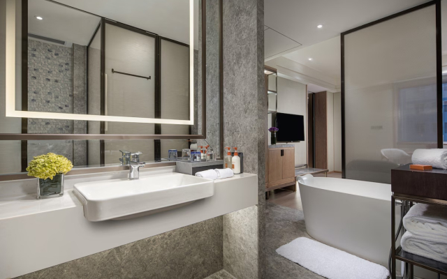 Crowne Plaza Shanghai Nanjing Road by IHG
