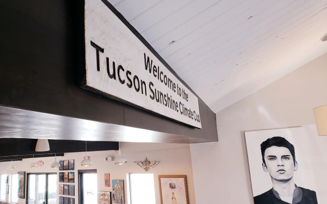 Hotel McCoy - Art, Coffee, Beer, Wine