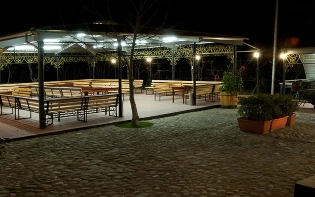 Fund Hotel