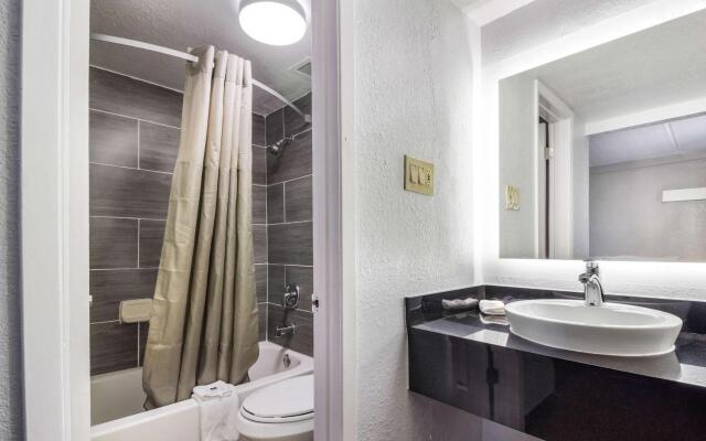 Motel 6 Baytown, TX - Garth Rd