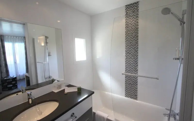 Val Baussenc, The Originals Relais