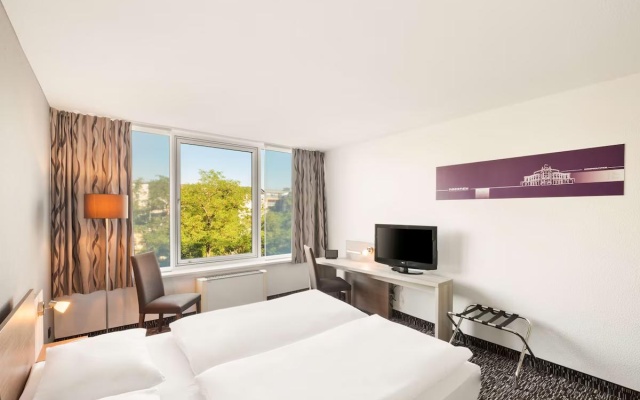Standard Double room (full double bed) (bed type is subject to availability)