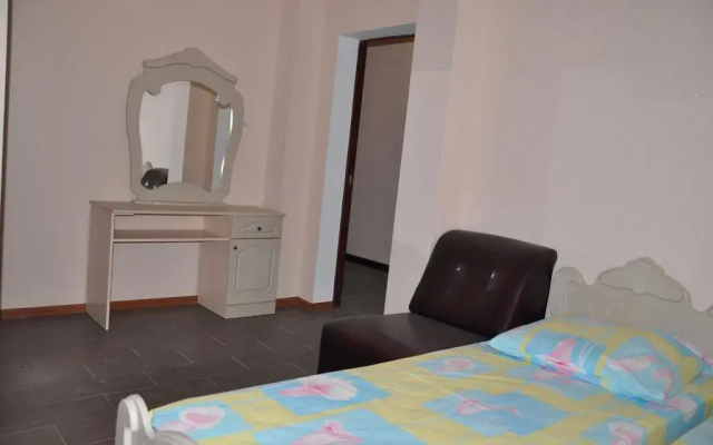 Guest House on prospect Ardzinba 257
