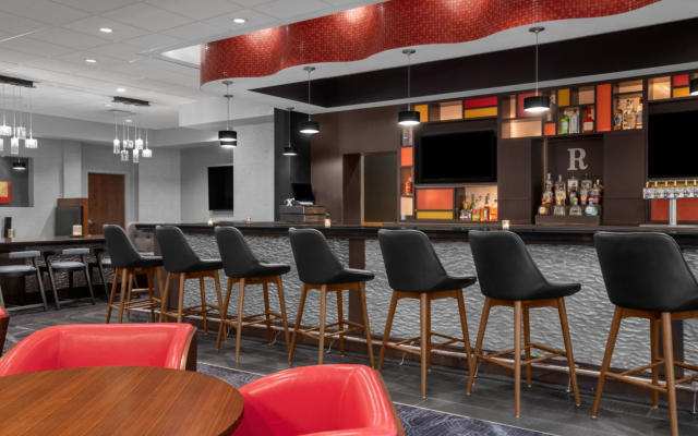 Renaissance Indianapolis North Hotel