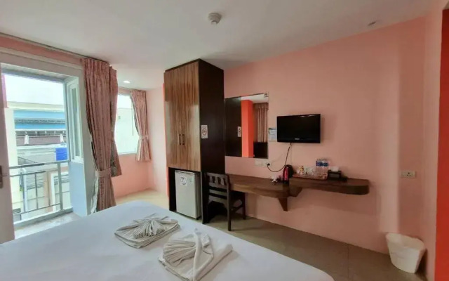 77 Patong Hotel & Spa