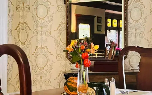 Manor House Inn