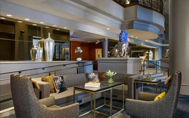 Renaissance Los Angeles Airport Hotel