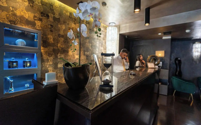 Divina Luxury Hotel