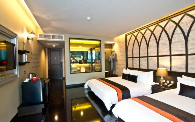Tsix5 Hotel