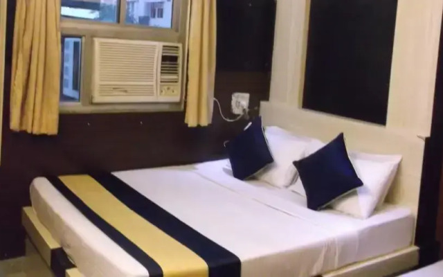 Abhineet Palace Hotel