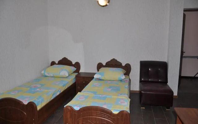 Guest House on prospect Ardzinba 257