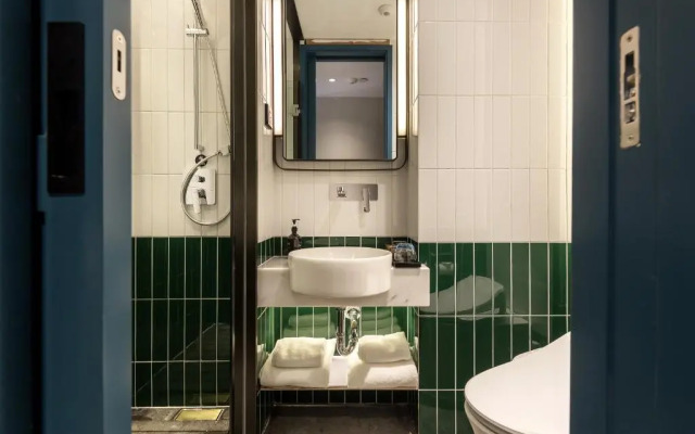 Jinglai Hotel (Shanghai Bund East Nanjing Road Pedestrian Street)