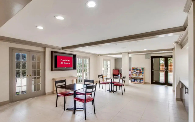 Red Roof Inn PLUS+ Dallas – Addison