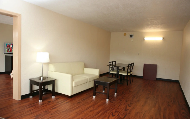 Red Roof Inn & Suites Cave City