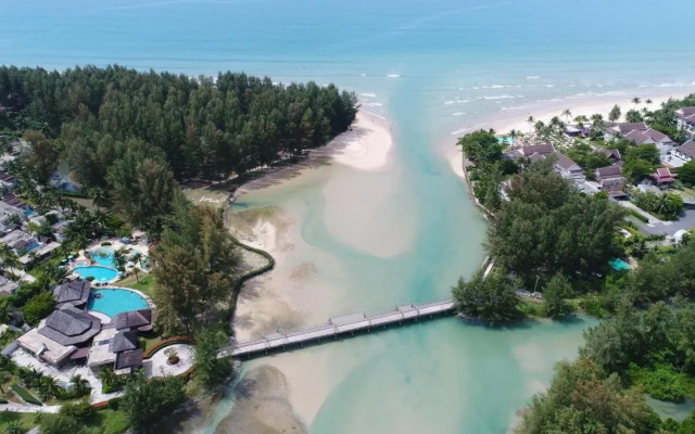 Apsara Beachfront Resort Hotel and Villa 