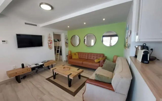Sun-Ray Apartment