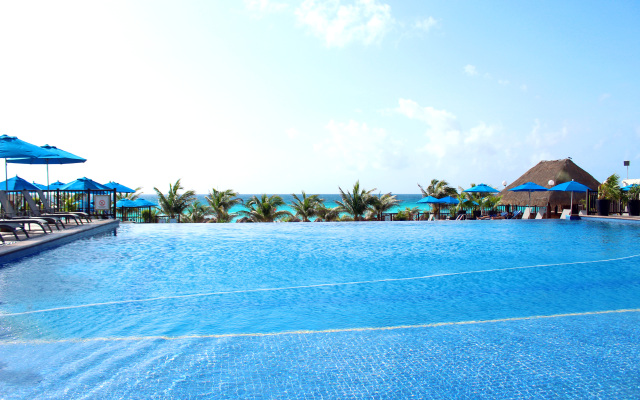 Отель Seadust Cancun Family Resort