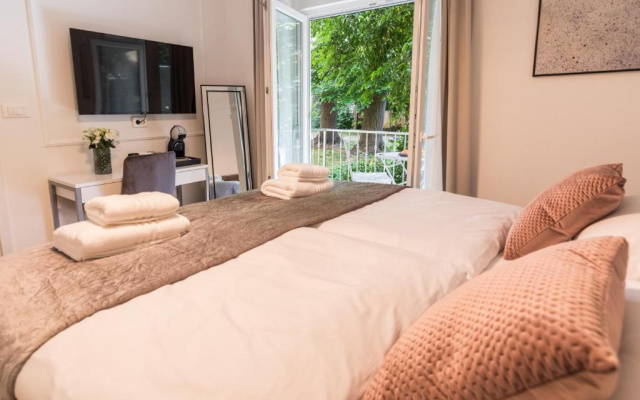Luxury Rooms With Balcony