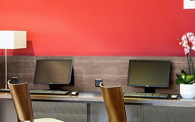 Holiday Inn Express Zurich Airport by IHG