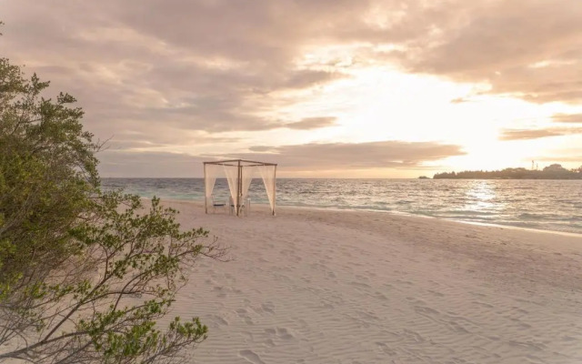 Malahini Kuda Bandos Resort