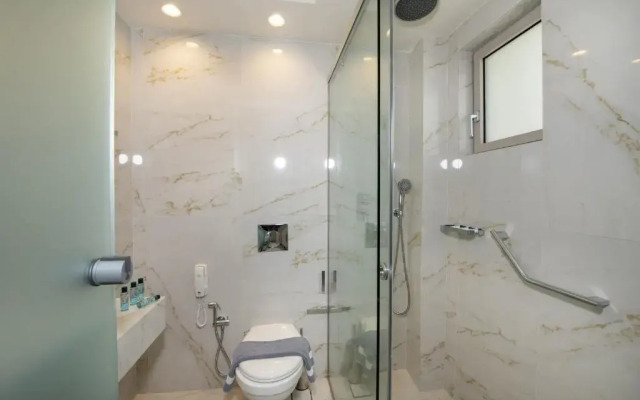 Vantaris Luxury Beach Resort