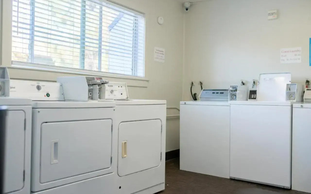 Marin Suites Hotel