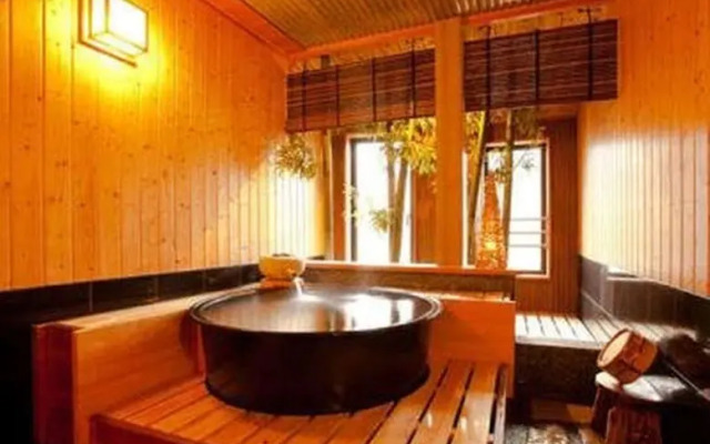 Kinosaki Onsen Hot Springs Kiraku