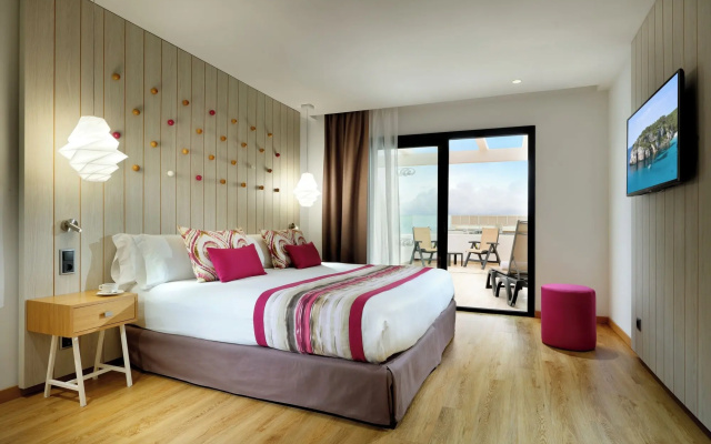 Курортный отель Grand Palladium White Island and Spa - All Inclusive