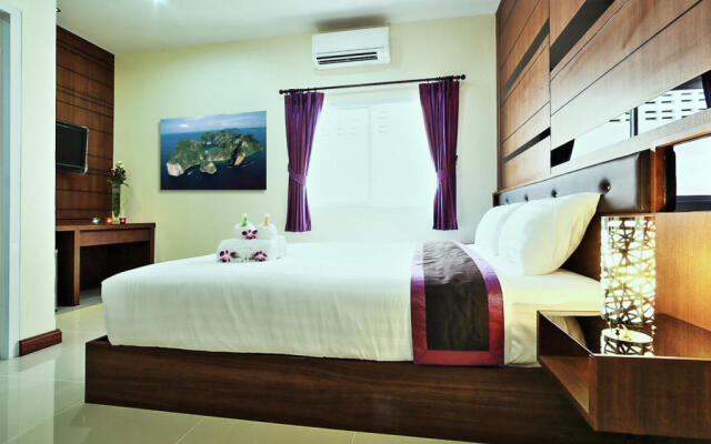 At Phuket Guest House
