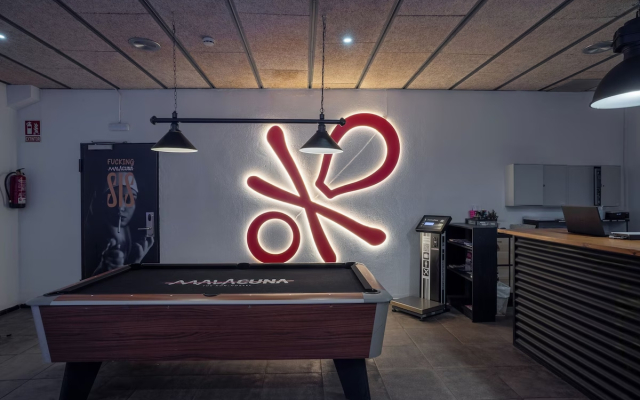 Ideal Youth Hostel