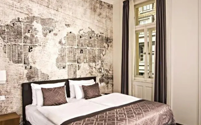 Golden Crown Hotel