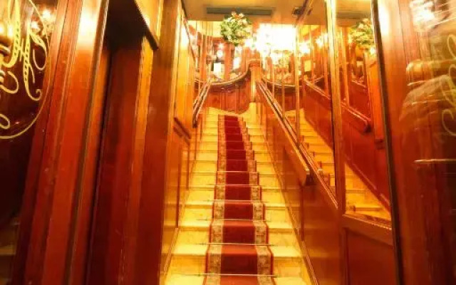 Lux Hotel