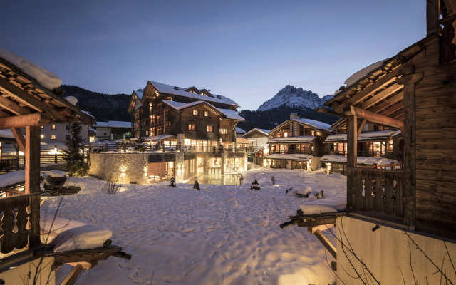 Post Alpina - Family Mountain Chalets