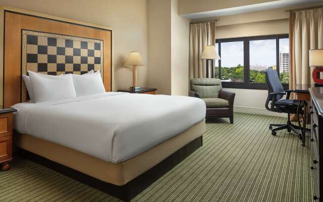 Hilton Orlando Lake Buena Vista - Disney Springs® Area