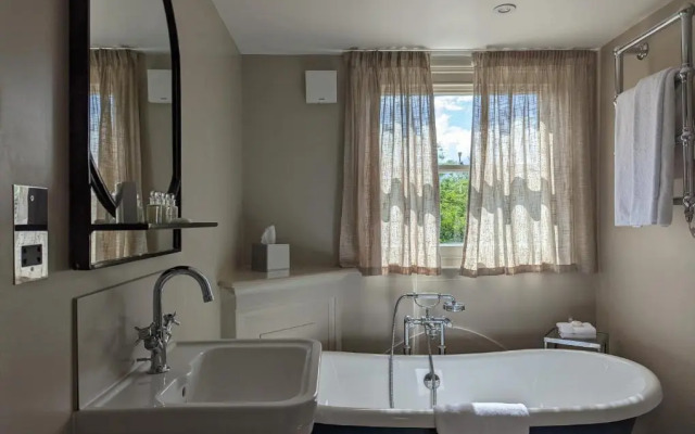 Richmond Hill Hotel