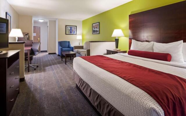 Best Western Plus Mansfield Inn & Suites