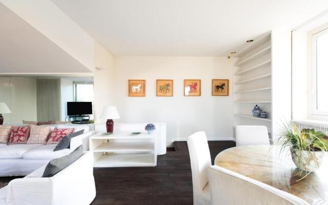 Pantheon Large Terrace Penthouse