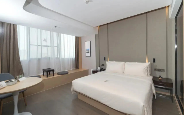 Atour Hotel (Wuhan High Speed Railway Station, Qingshan Impression City)