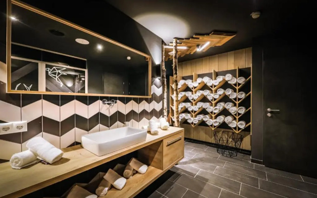 24 by AvenidA - Mountain Hotel