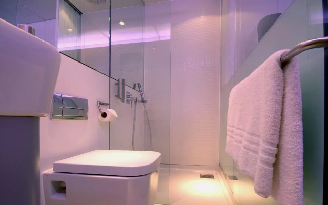 YOTELAIR London Heathrow