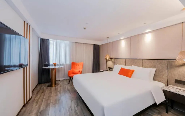 Yitel Premium Shanghai People Square Nanjing Road Pedestrian Street Shop