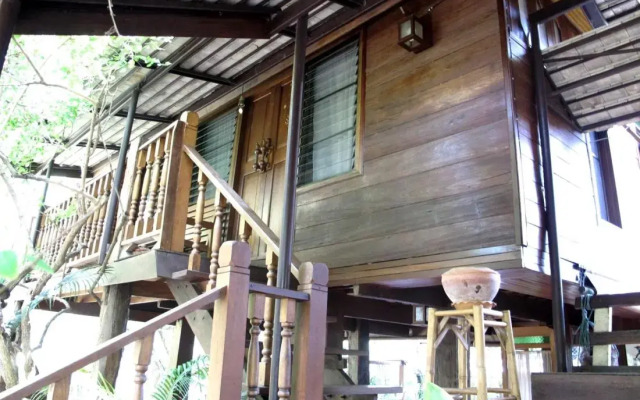 3 Sparrow House