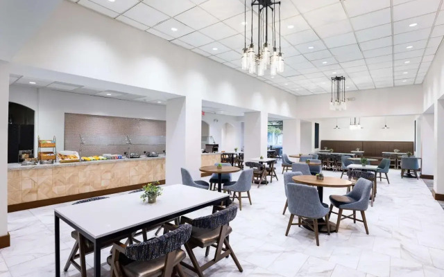 DoubleTree by Hilton Houston Medical Center Hotel & Suites