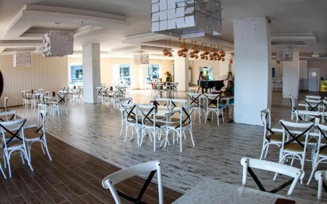 Eftalia Marin Resort Hotel