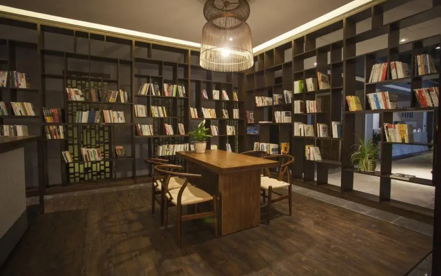Atour Hotel (Ankang Hi-Tech Industrial Development Zone Ruizhi)