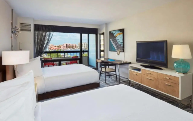 Waterstone Resort & Marina Boca Raton, Curio Collection by Hilton