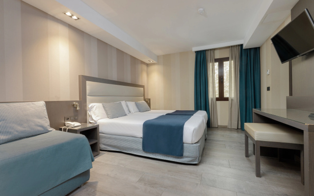 Hotel Reina Cristina