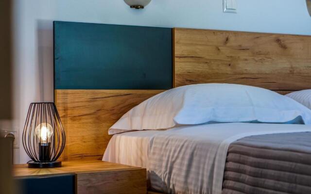 Avra Studios & Apartments